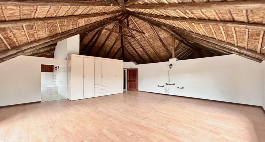 To Let 5 Bedroom Property for Rent in Melodie North West